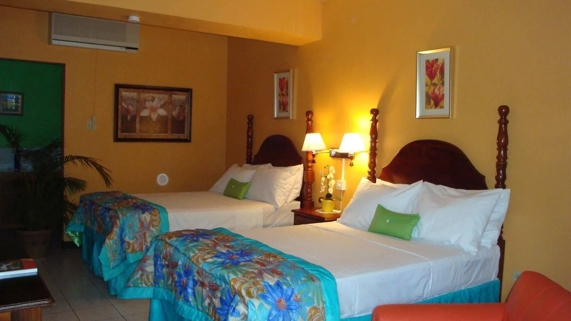 Golf View Hotel Mandeville 3*,  Jamaica